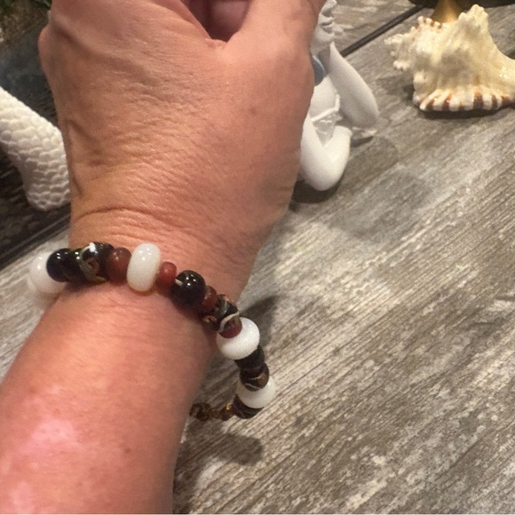 EUC,  Elegant Multicolor Beaded Bracelet - Picture 8 of 9